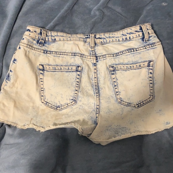 Forever 21 size 12 denim shorts - Picture 2 of 2